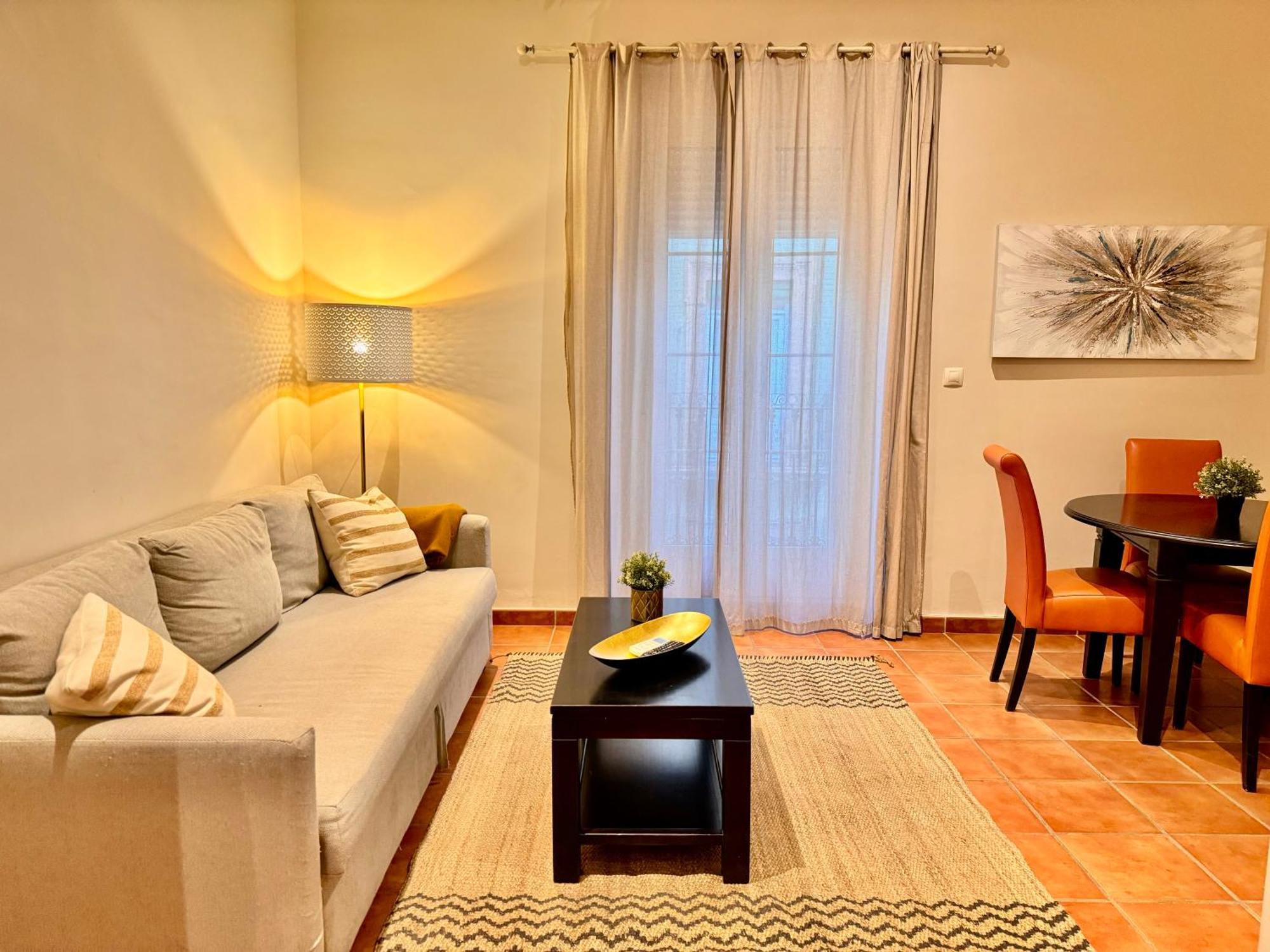 Modern Duplex Center 2d2b Seville
