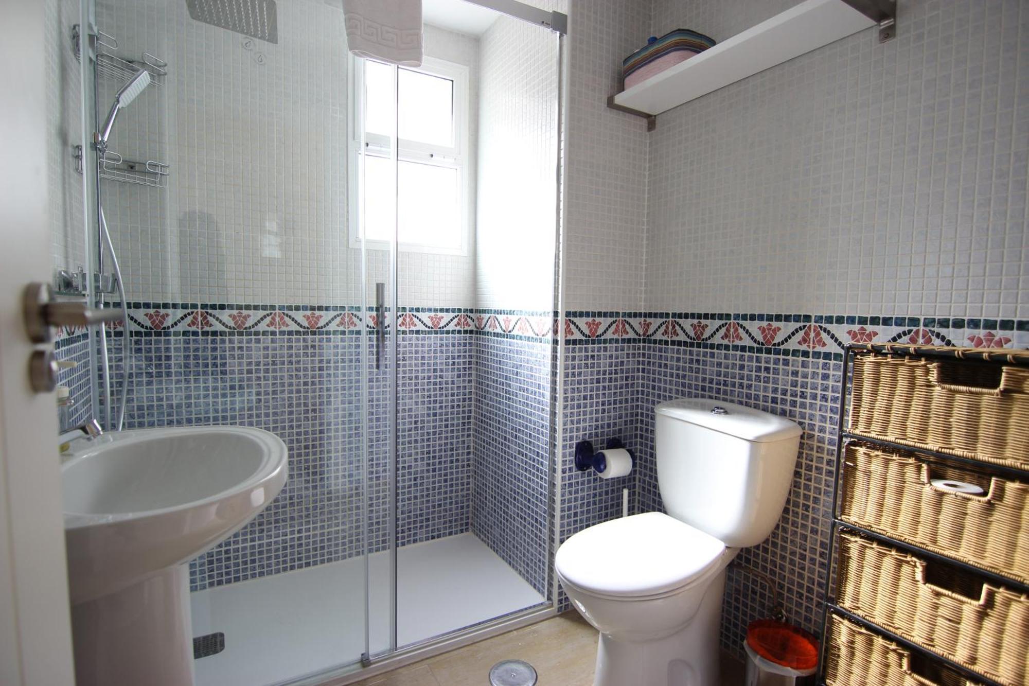 Rentalsevilla Espacioso Apartamento En La Alameda De Hercules Con Parking Apartment Seville