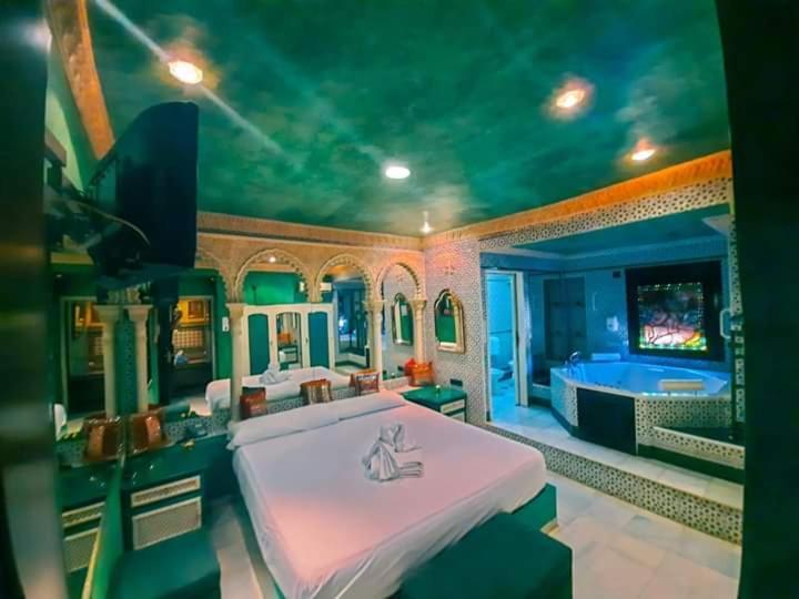 Avenida Andalucia - Solo Adultos Guest house *