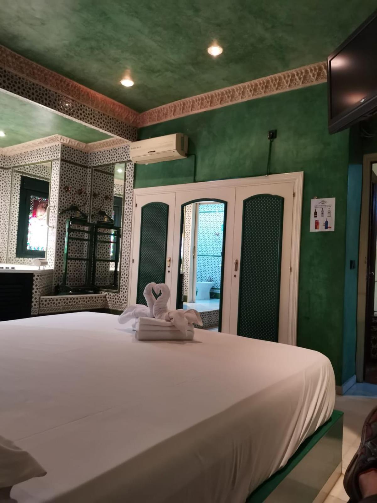 Avenida Andalucia - Solo Adultos * Seville