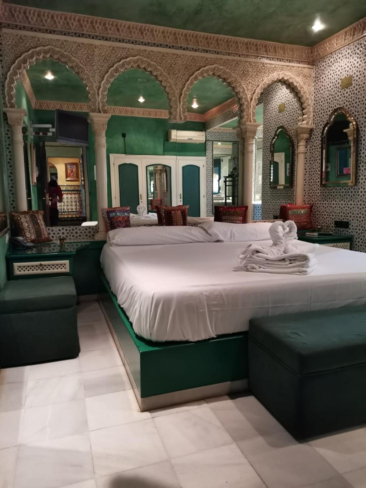 Avenida Andalucia - Solo Adultos Guest house