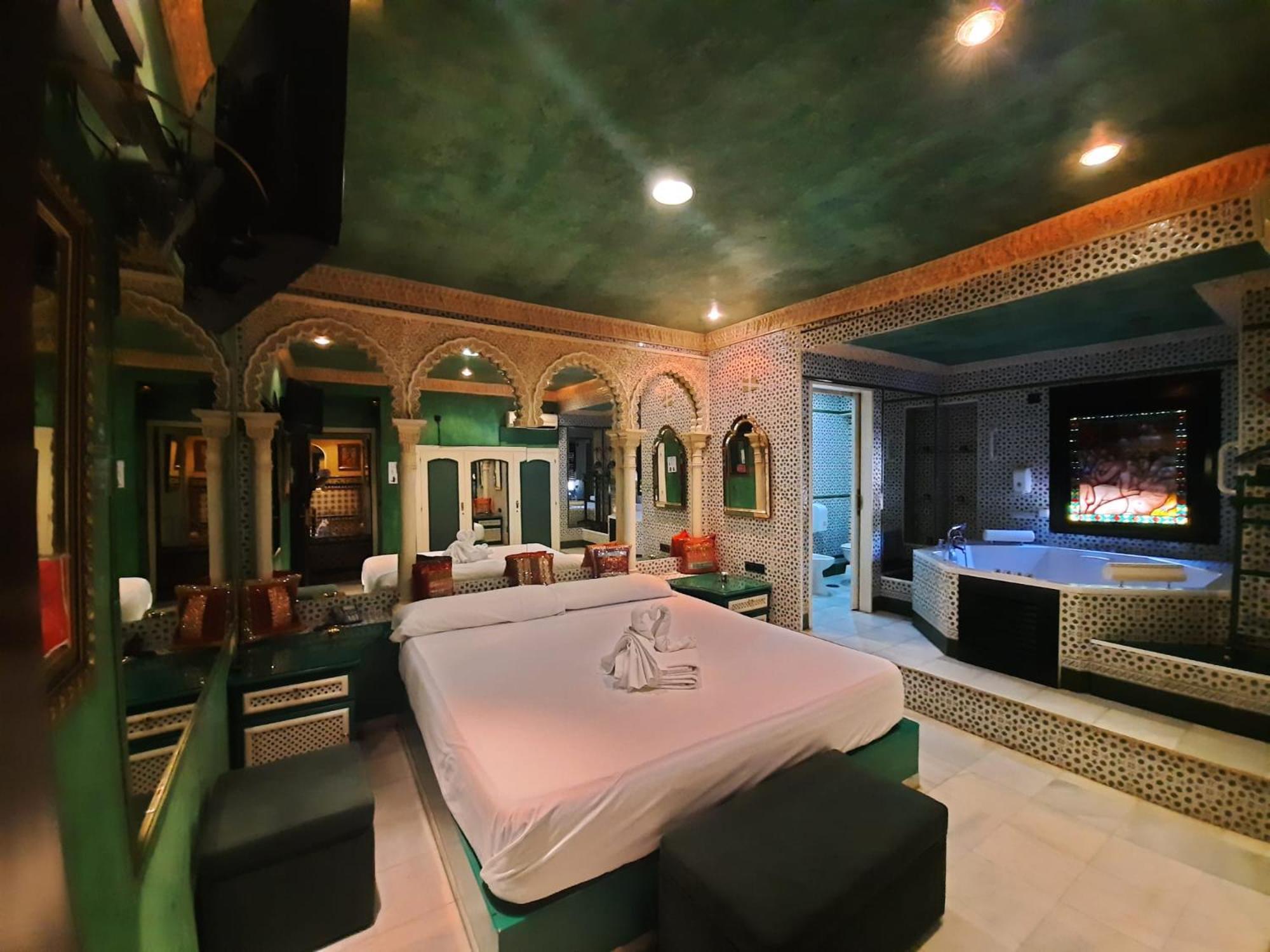 Avenida Andalucia - Solo Adultos Guest house *