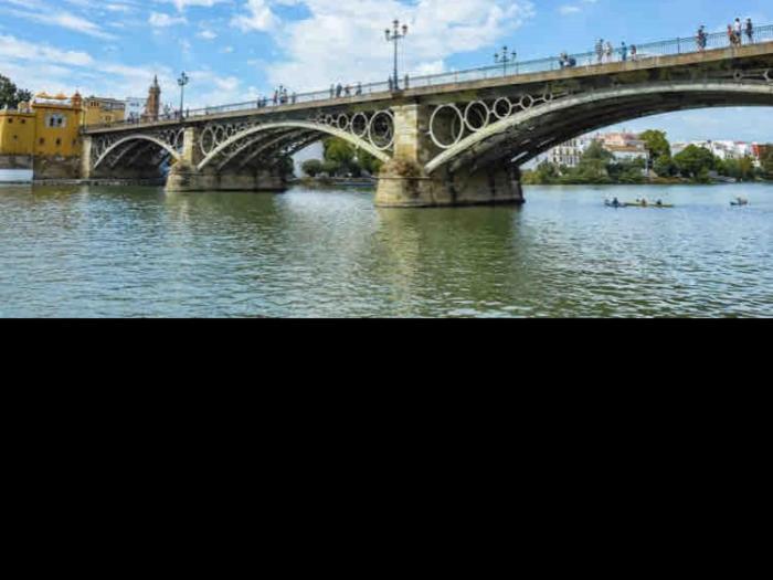 Apartment Junto A La Calle Betis: El Corazon De Triana