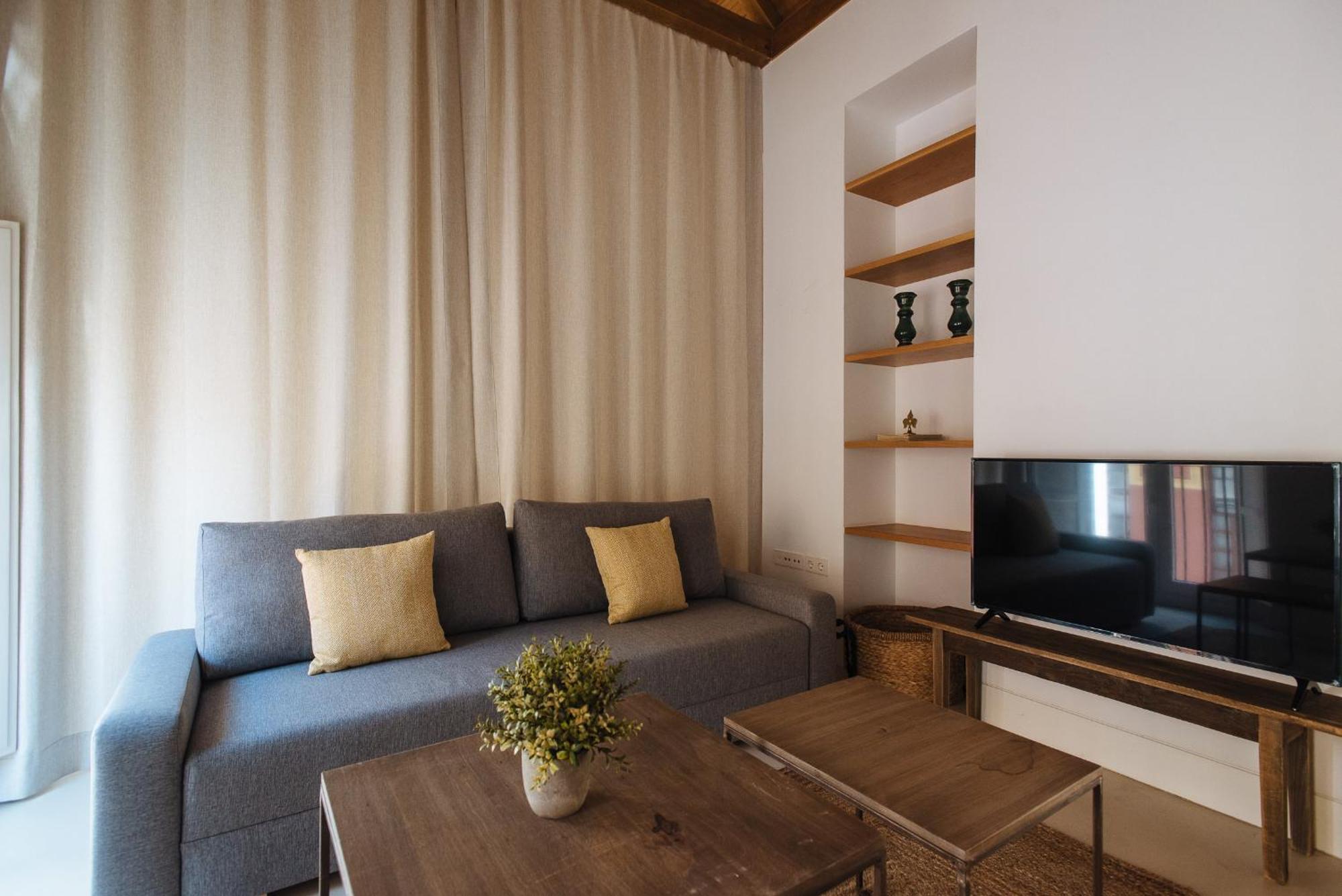 Eva Recommends Castellar Pool & Terrace Apartment Seville