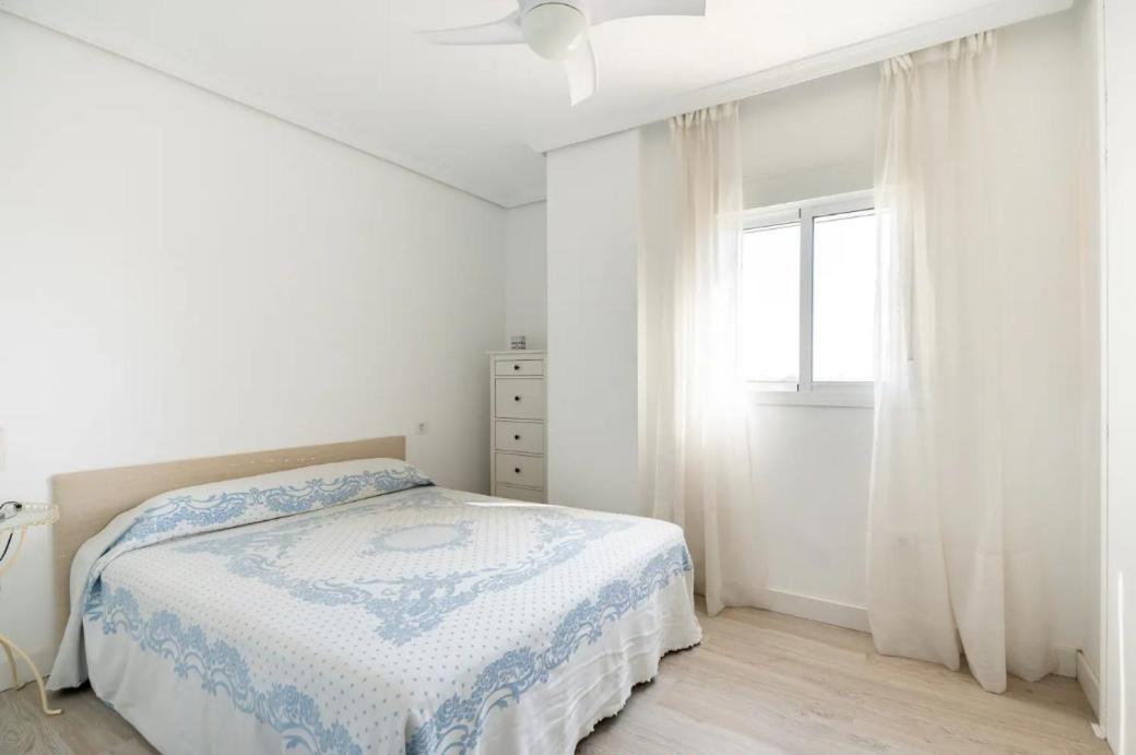 Apartment Amplio Con 4 Y 2 Banos - Great With 4 - 2 Baths Seville