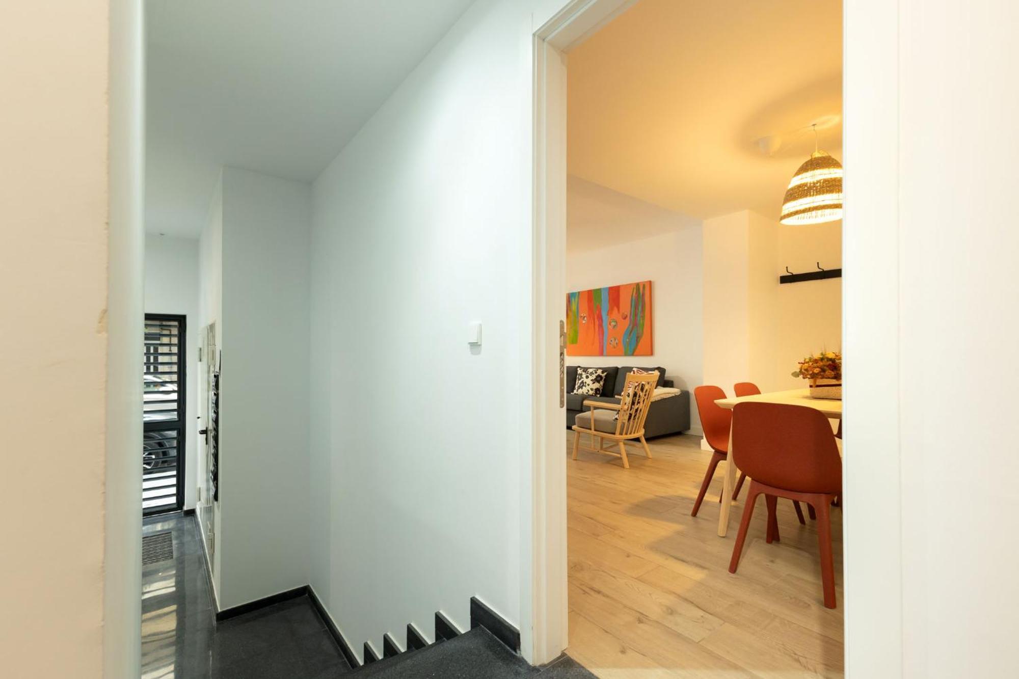 Apartment Charming 2 Bedroom Apartment By Torre Del Oro By Ocityzen
