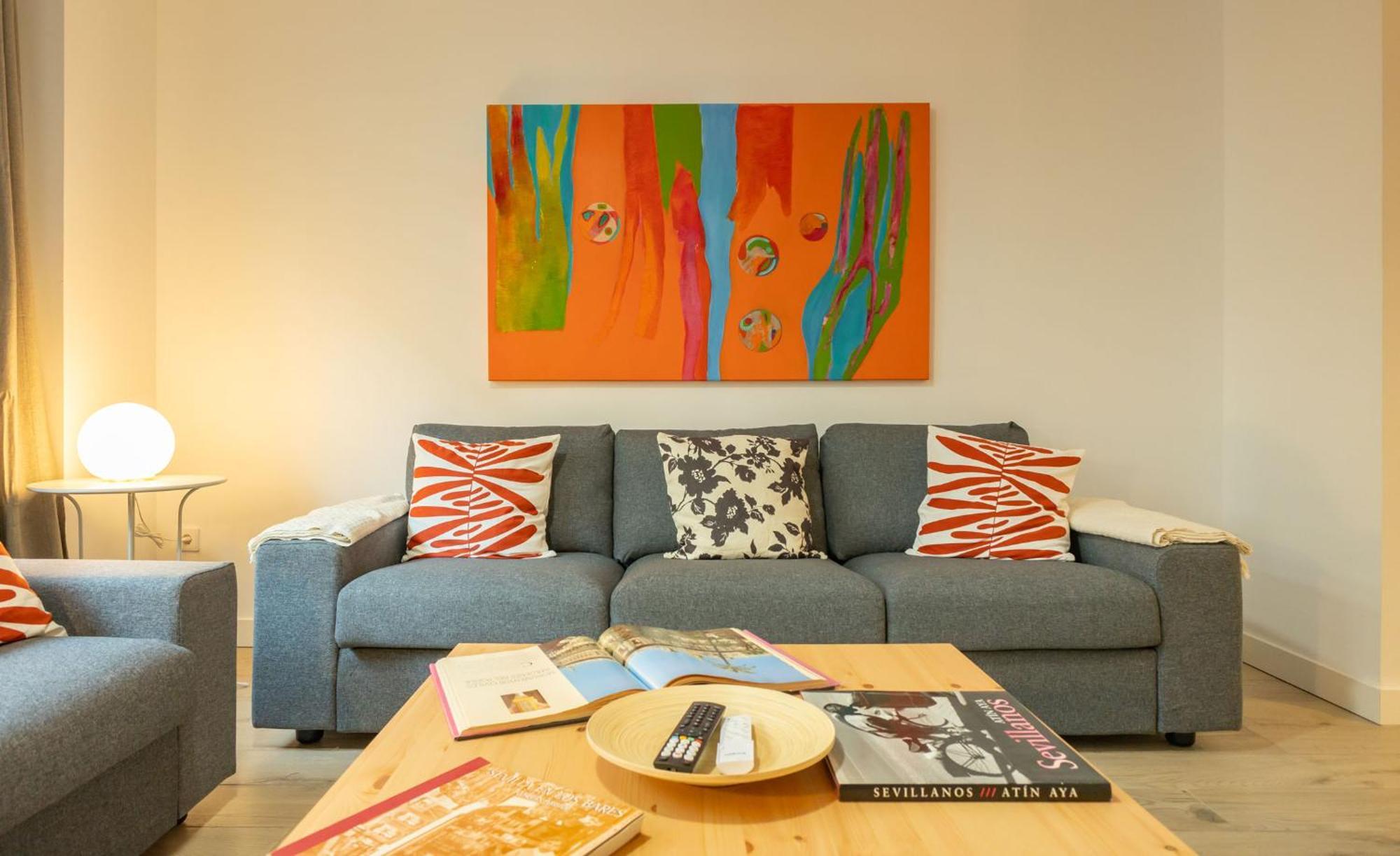 Apartment Charming 2 Bedroom Apartment By Torre Del Oro By Ocityzen