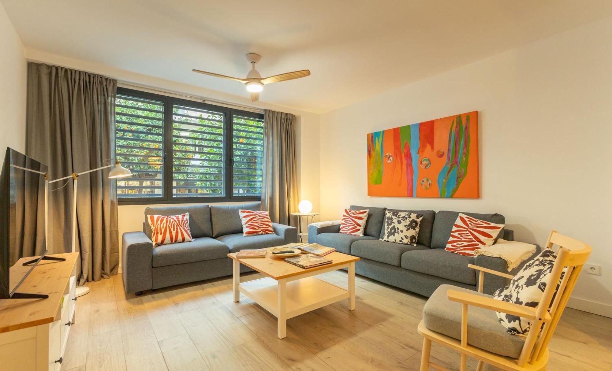 Charming 2 Bedroom Apartment By Torre Del Oro By Ocityzen