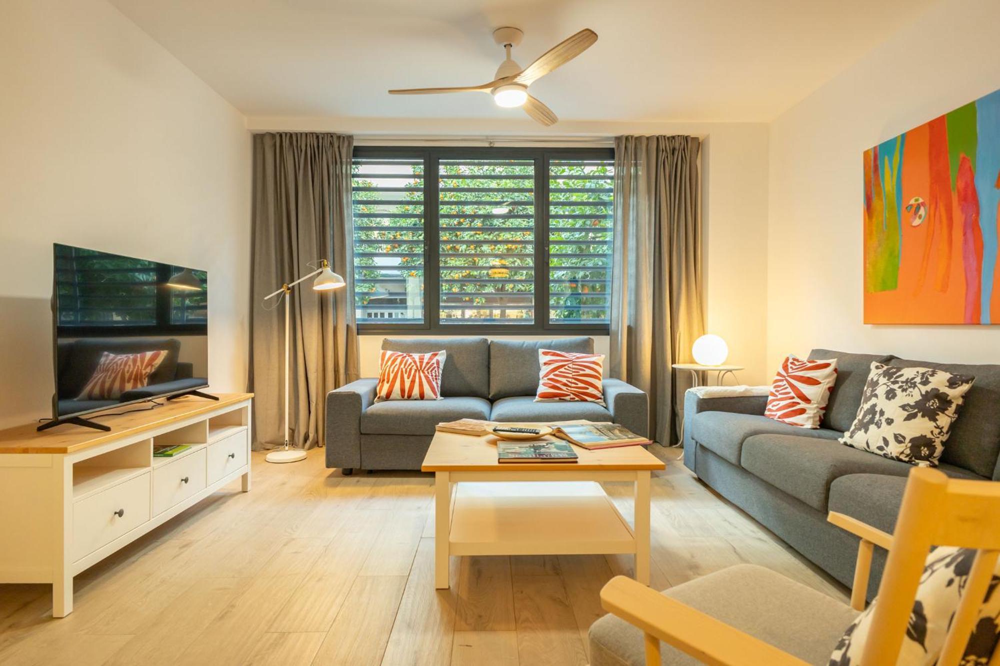 Charming 2 Bedroom Apartment By Torre Del Oro By Ocityzen Apartment *