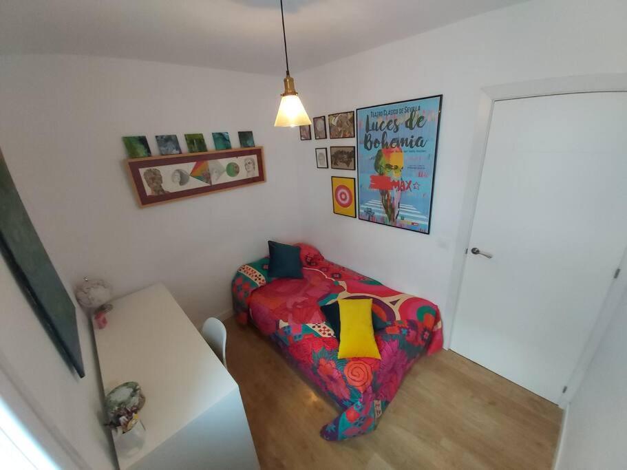 Apartamento Luminoso En El Centro, Con Mucho Arte *