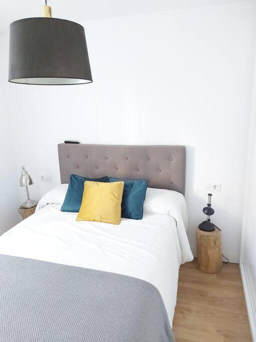 Apartamento Luminoso En El Centro, Con Mucho Arte *