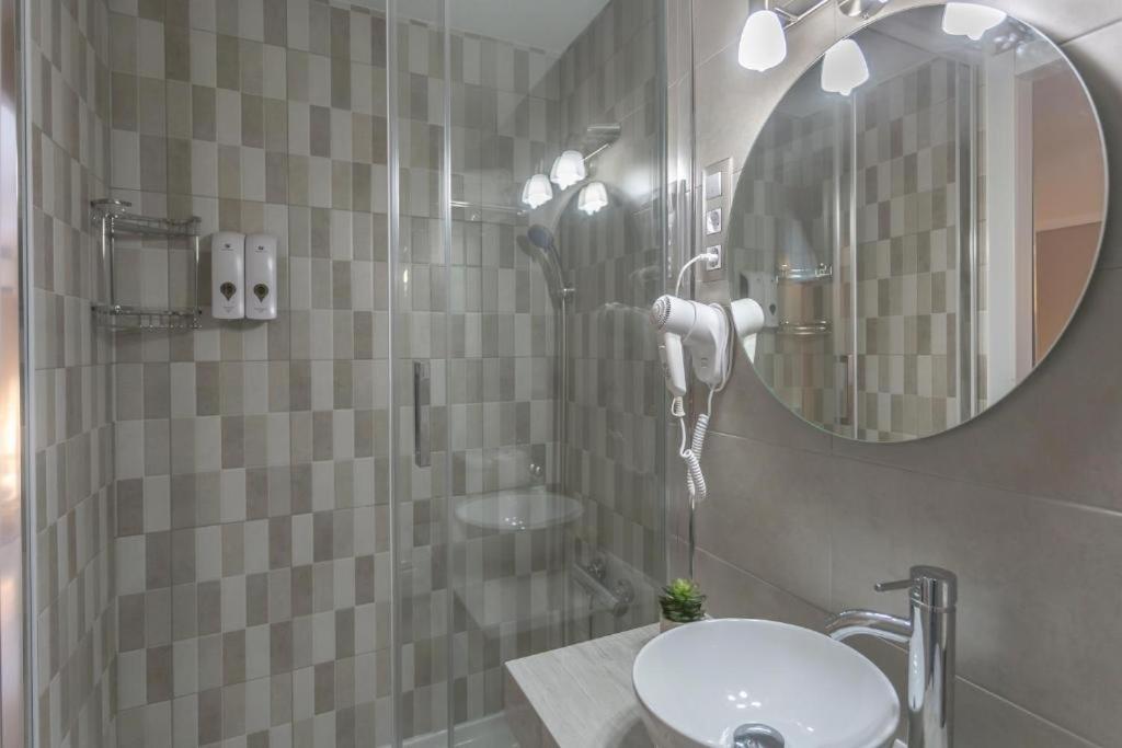 Luminosity Square Studio. Francos 14 Apartment *