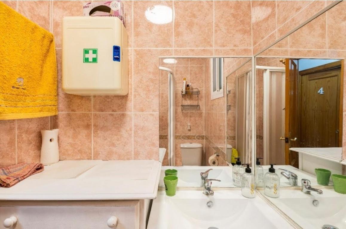 Privadas Con Cama Doble En Habitación en casa particular