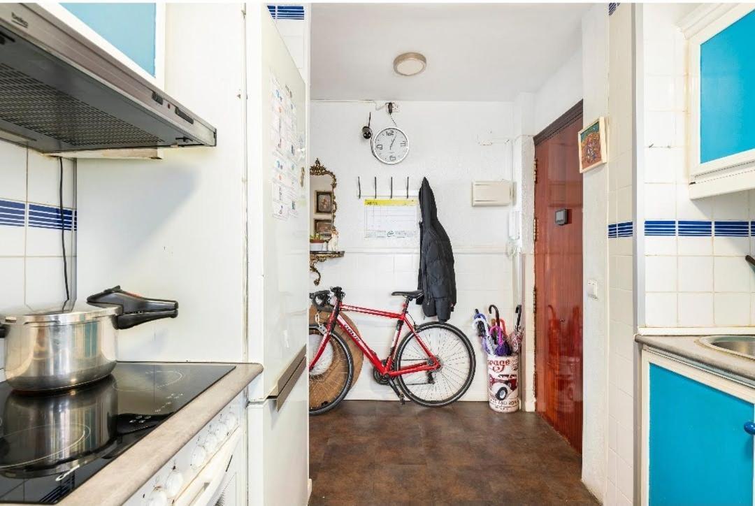 Privadas Con Cama Doble En Habitación en casa particular Sevilla