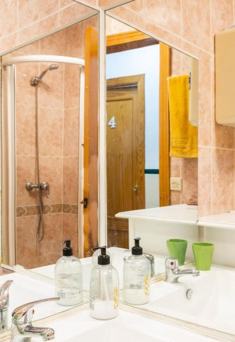 Privadas Con Cama Doble En * Sevilla