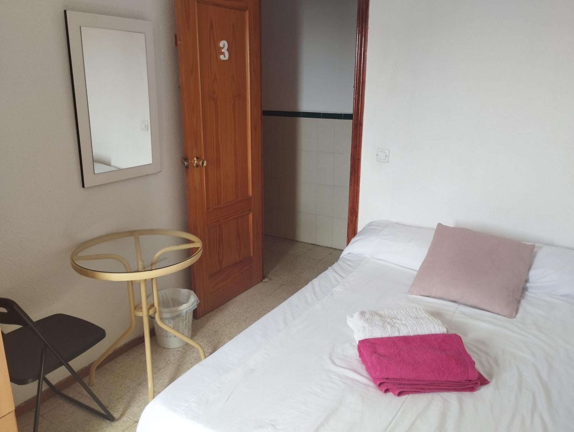 Privadas Con Cama Doble En * Sevilla