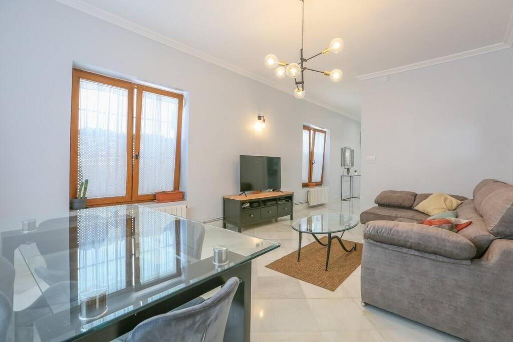 Riverwalk - Puente Triana Apartment *