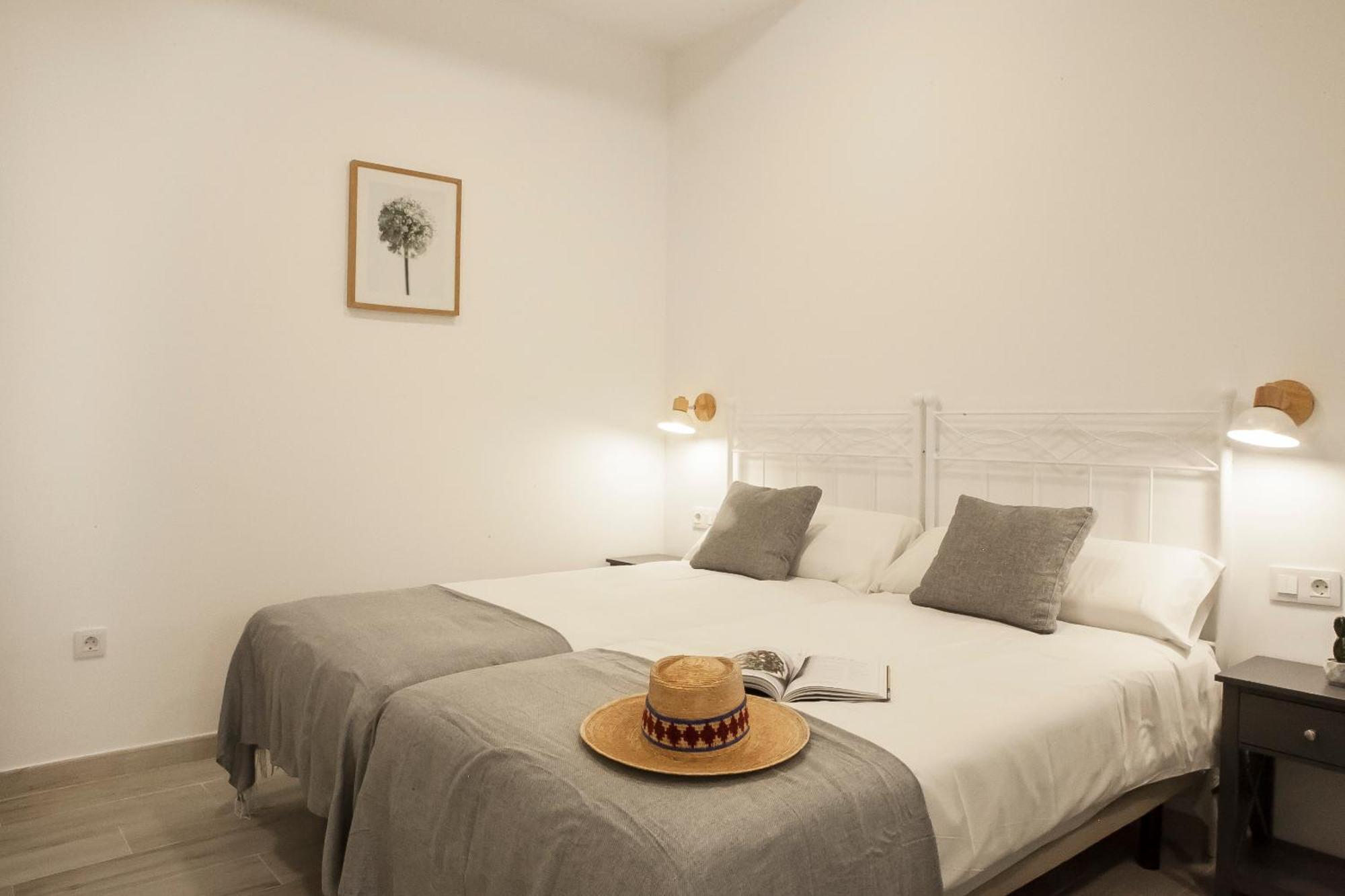 Rg Hospital Valme Apartment Seville