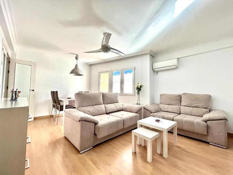 Hispalis San Jacinto Apartamento *