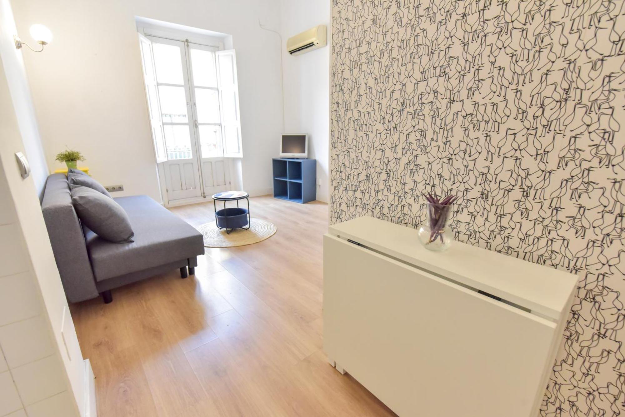 New! Bohemian Center Apartment *