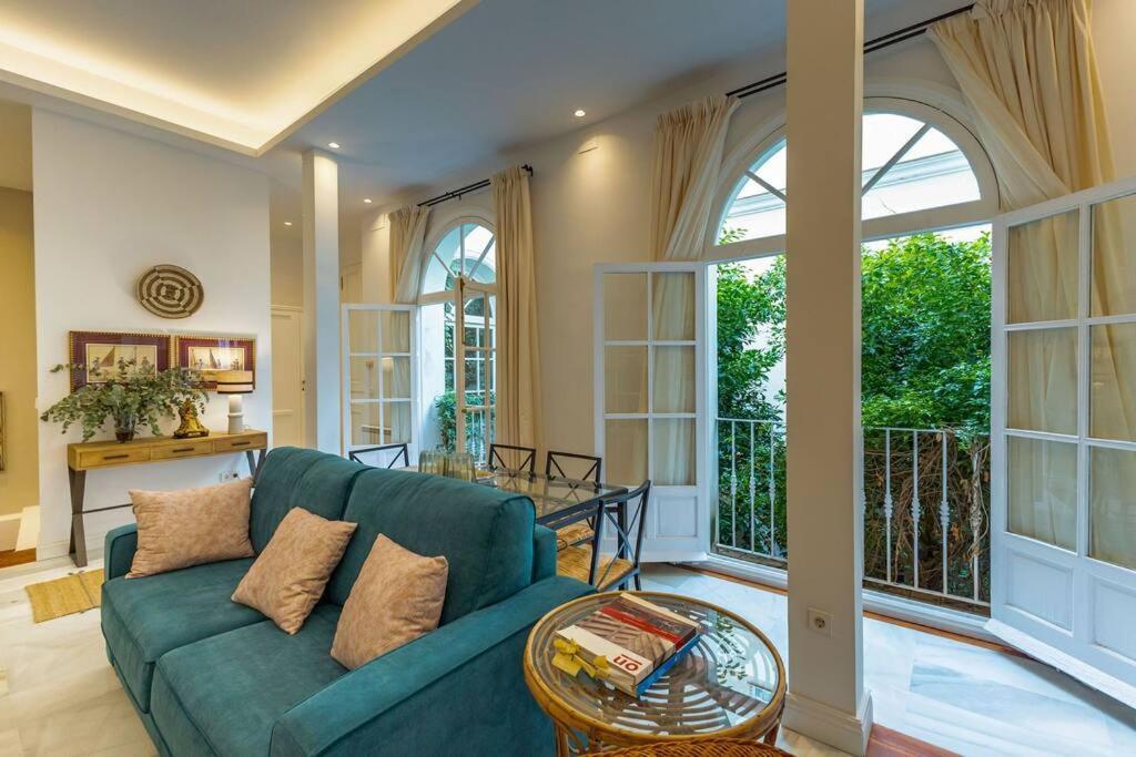 Carlos Canal Deluxe By Valcambre Sevilla