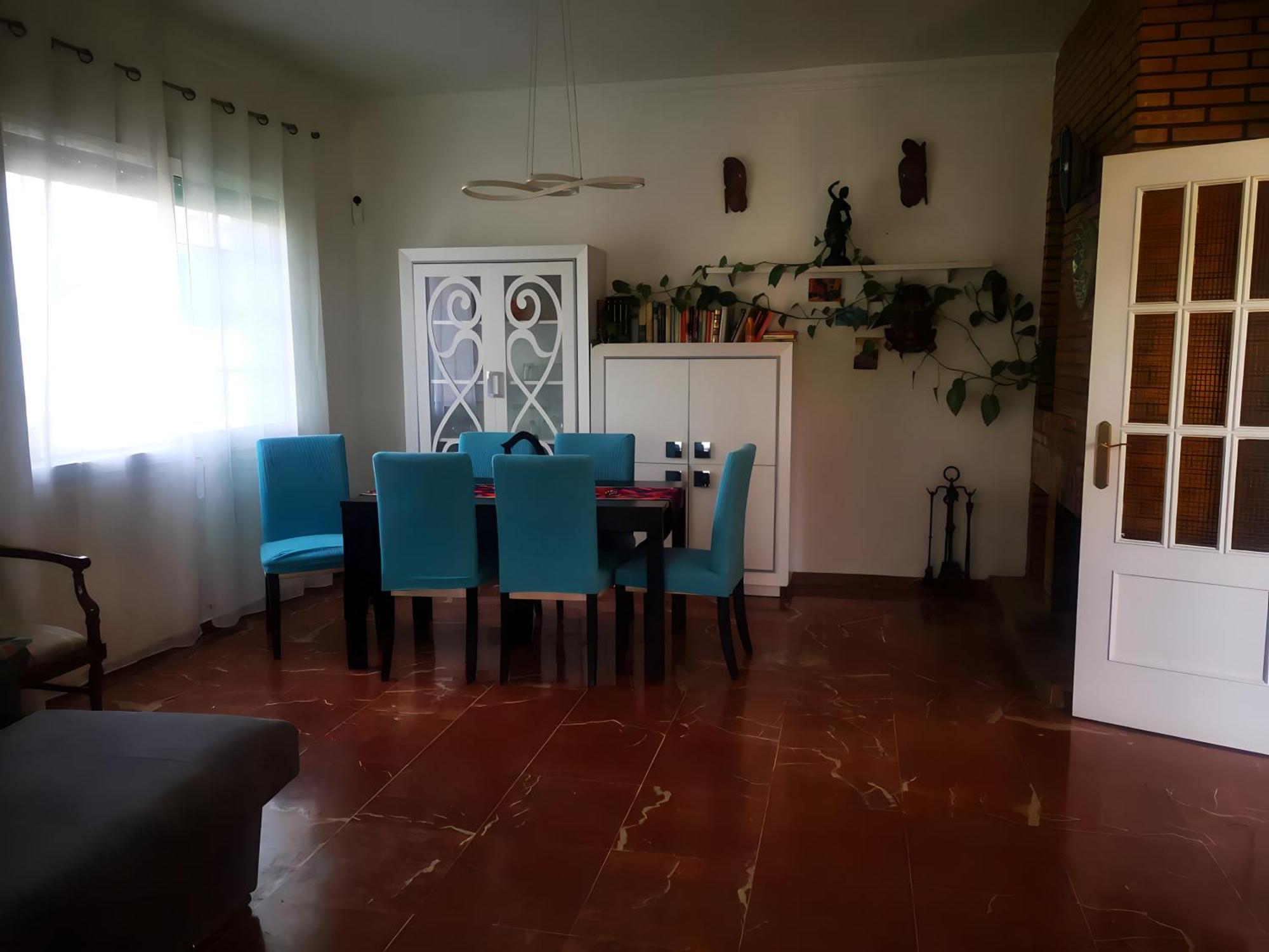 Con Jardin, Piscina Privada Y Parking Holiday home