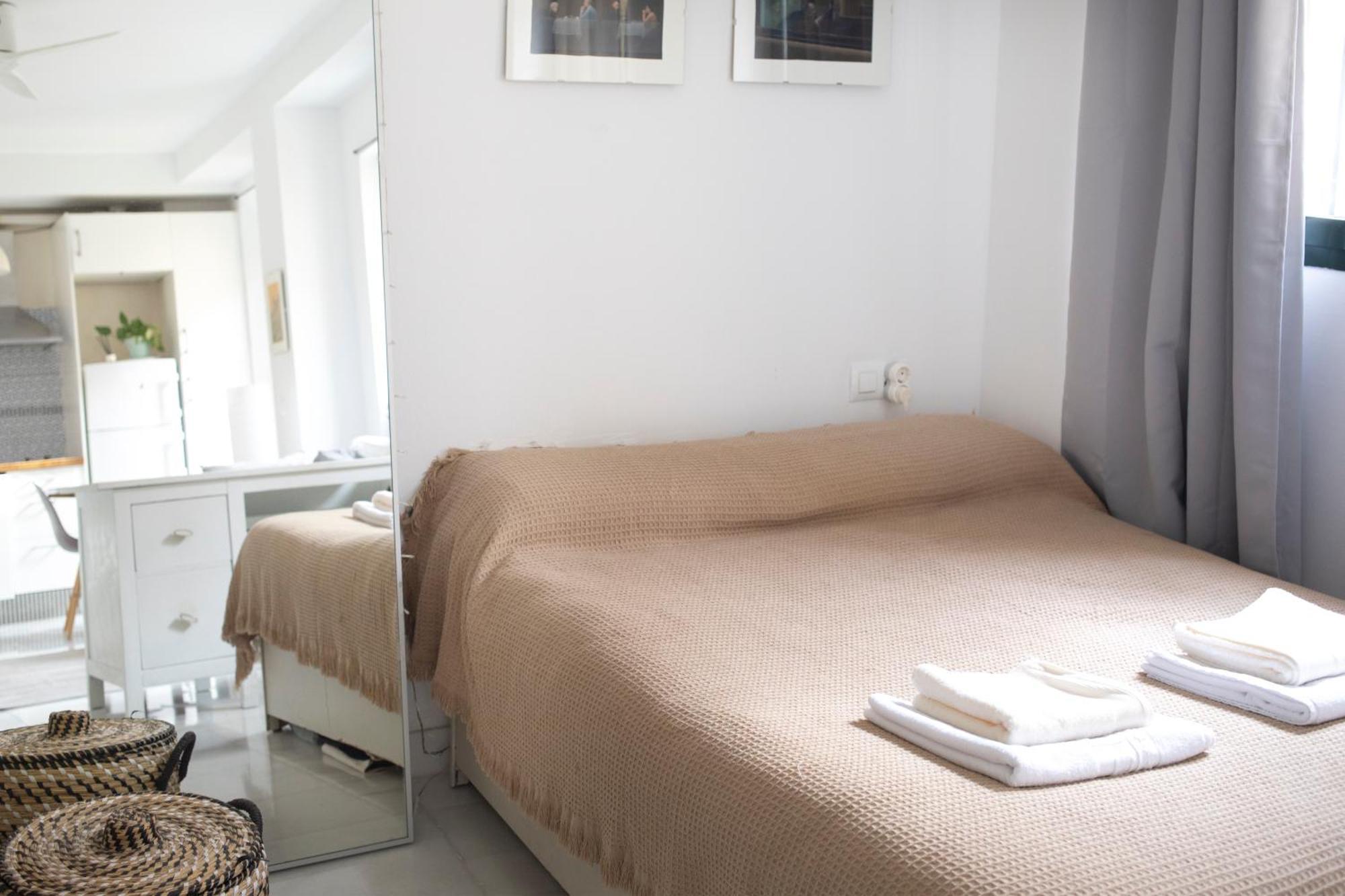 Atico Con Balcon En Pleno Centro Apartment