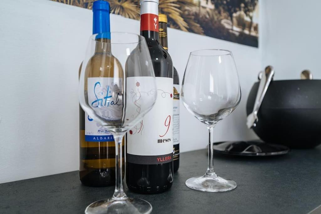 The Secret To A Great In * 1' Giralda Apartment *
