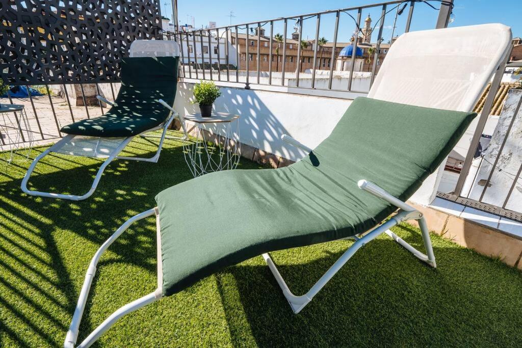 The Secret To A Great In * 1' Giralda Apartment Seville