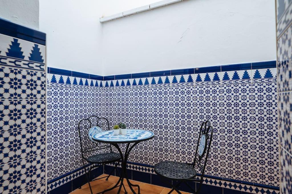 The Secret To A Great In * 1' Giralda Apartment Seville
