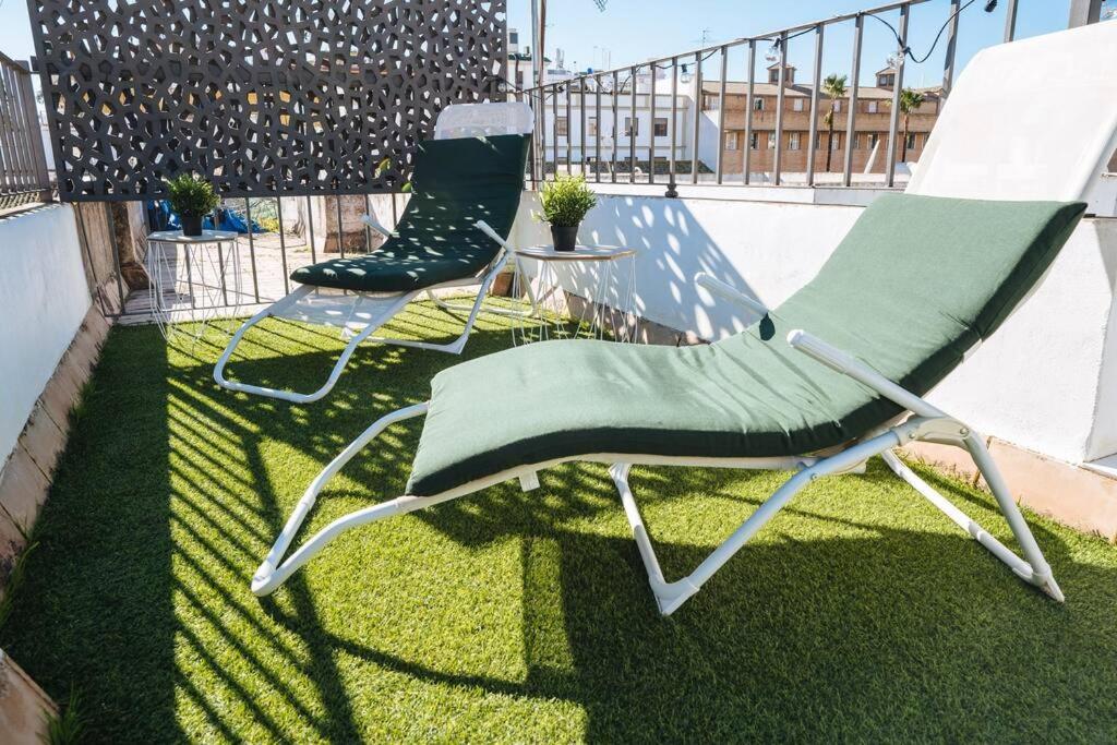The Secret To A Great In * 1' Giralda Apartment *
