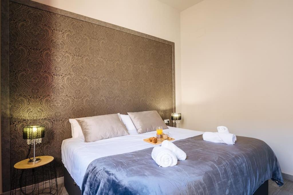 The Secret To A Great In * 1' Giralda Apartment *