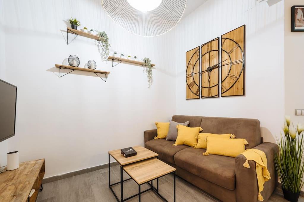 The Secret To A Great In * 1' Giralda Apartment Seville