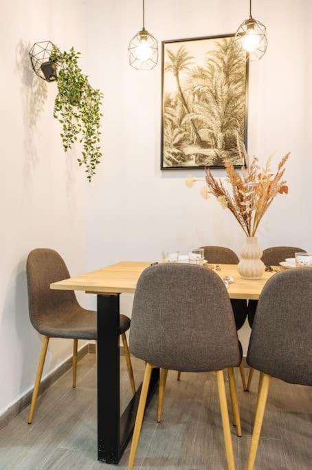 The Secret To A Great In * 1' Giralda Apartment