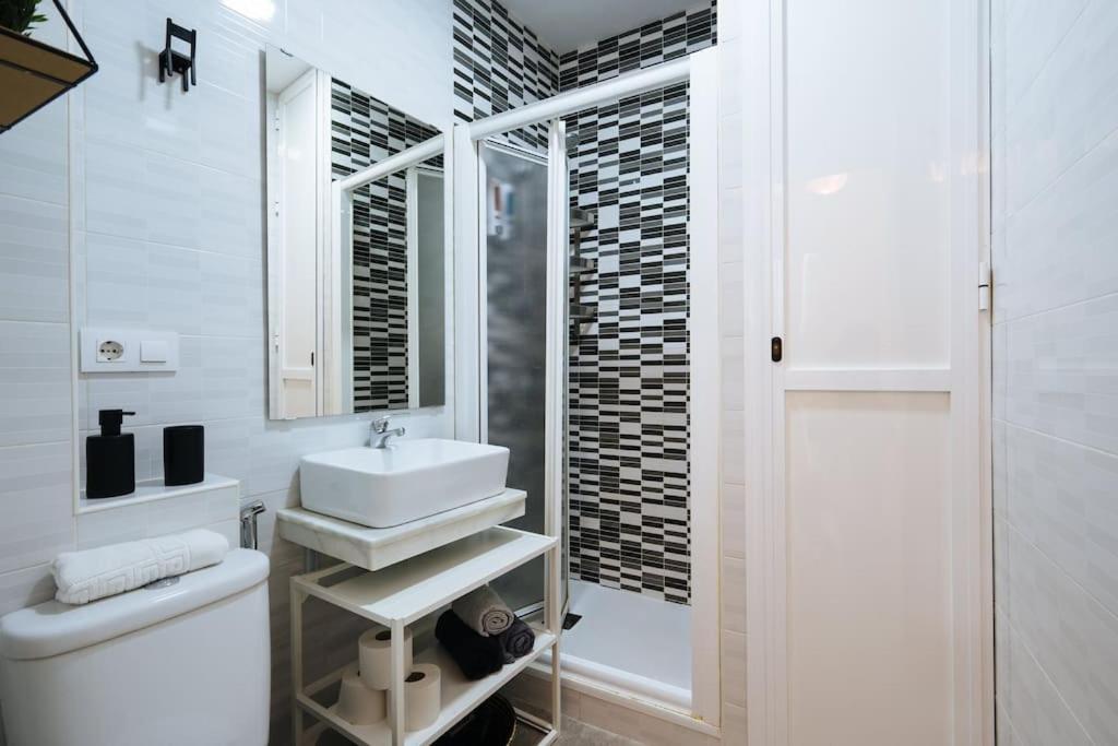 Andalusian Flavour In Heart Of * 4'giralda Apartment Seville
