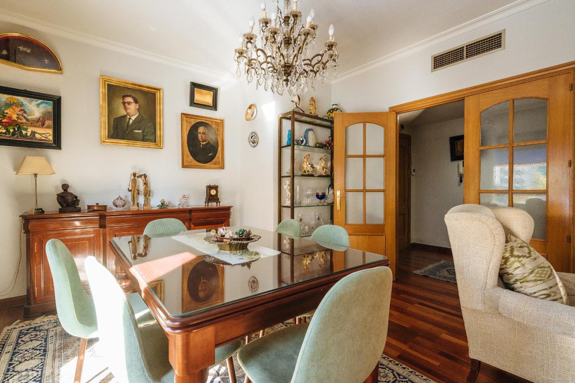 Acogedor Piso Con Parking Santa Justa