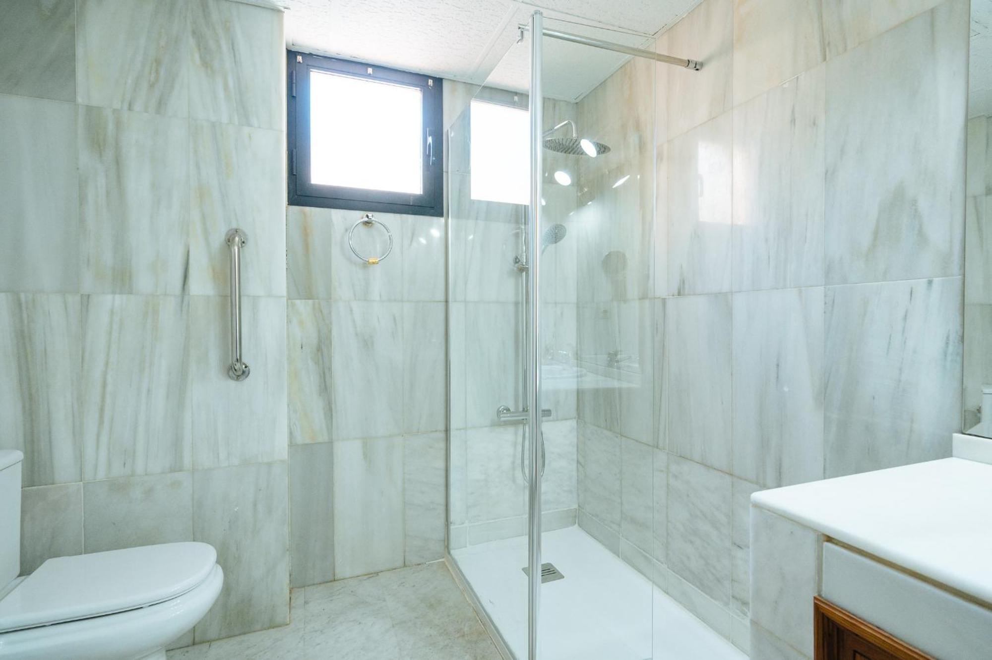 Acogedor Piso Con Parking Santa Justa Apartamento *