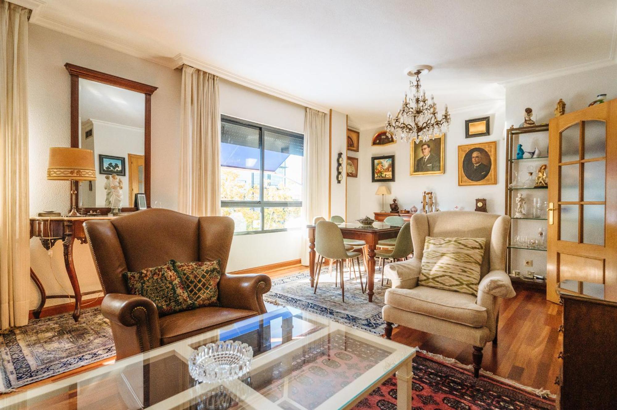 Acogedor Piso Con Parking Santa Justa