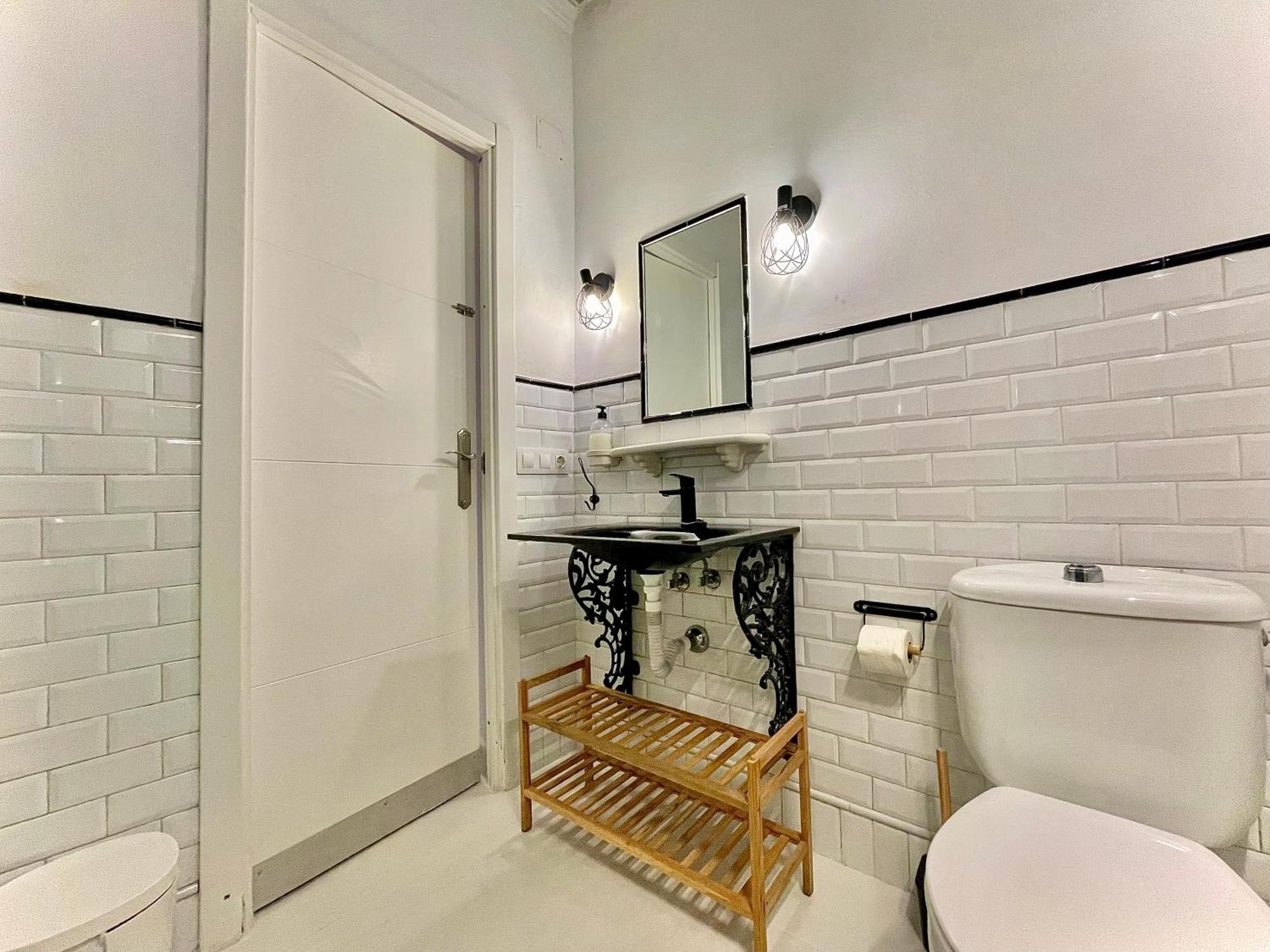 House -rooftop&jacuzzi -stayinseville