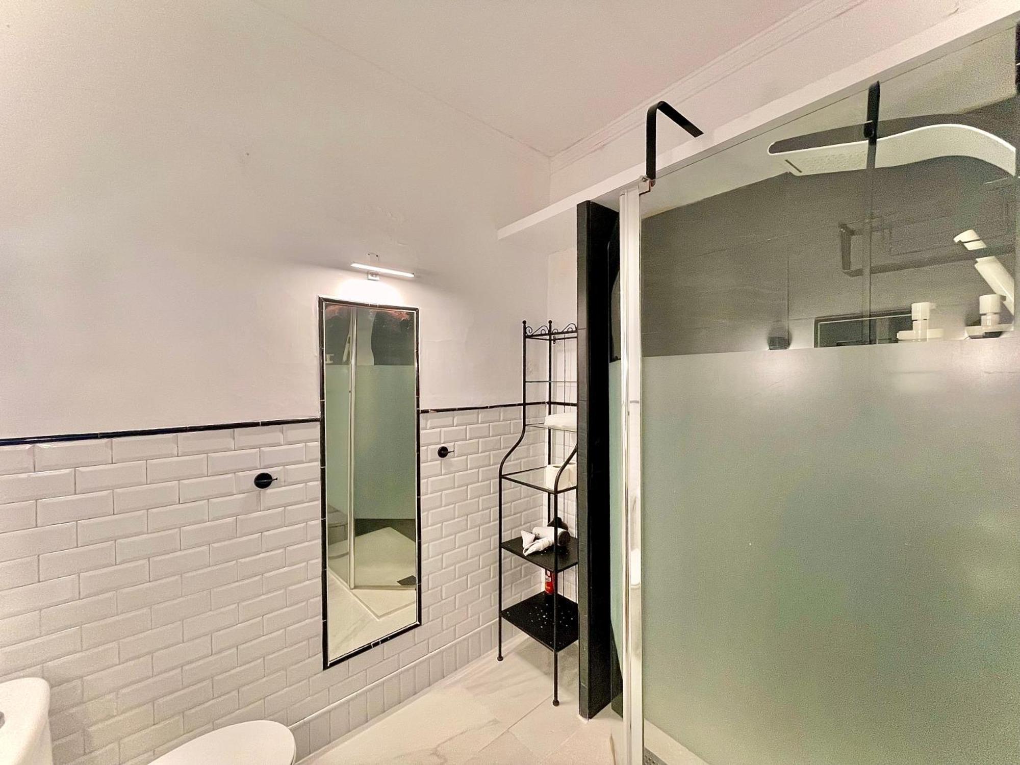 House -rooftop&jacuzzi -stayinseville Villa *