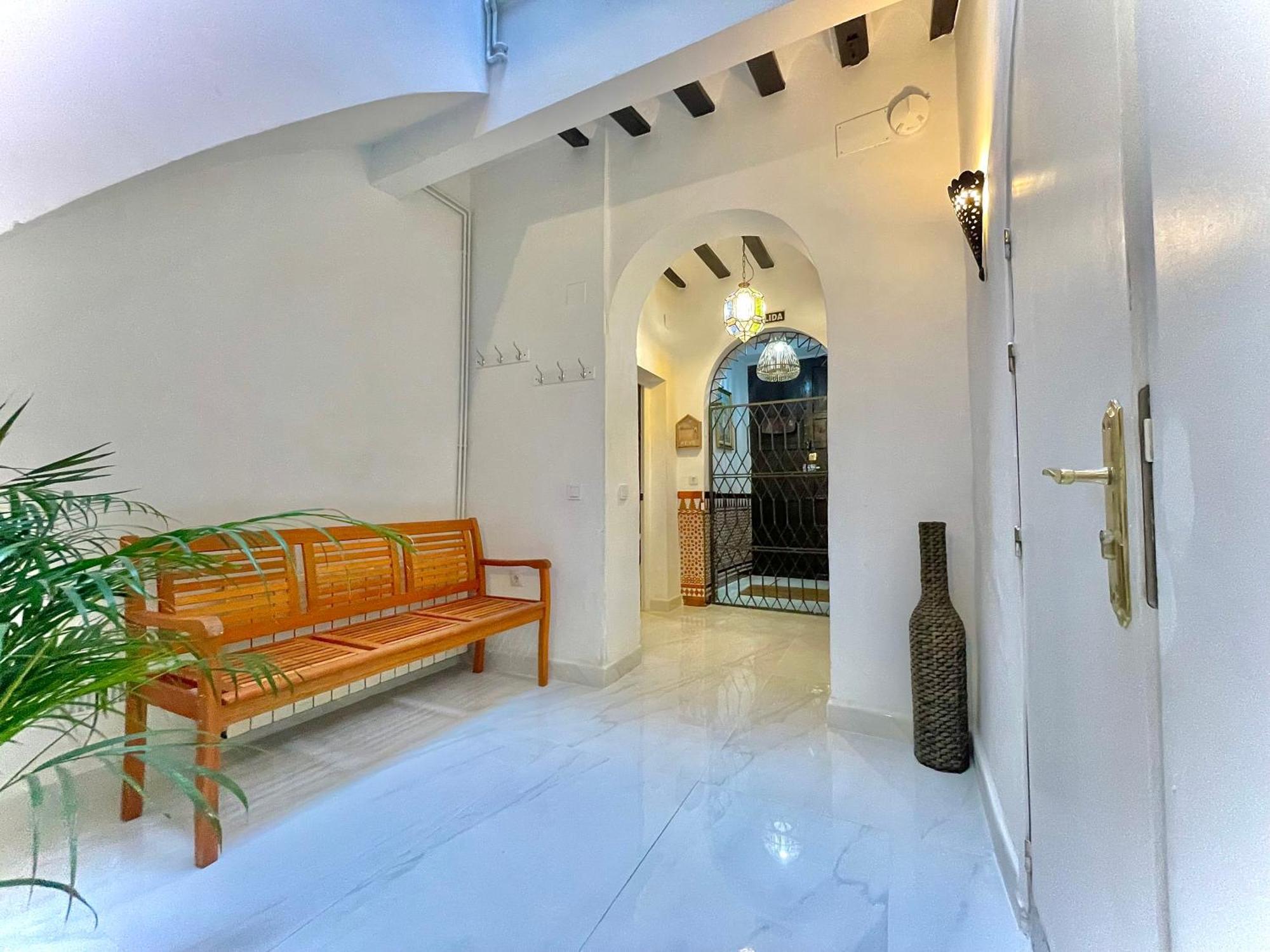 House -rooftop&jacuzzi -stayinseville Villa