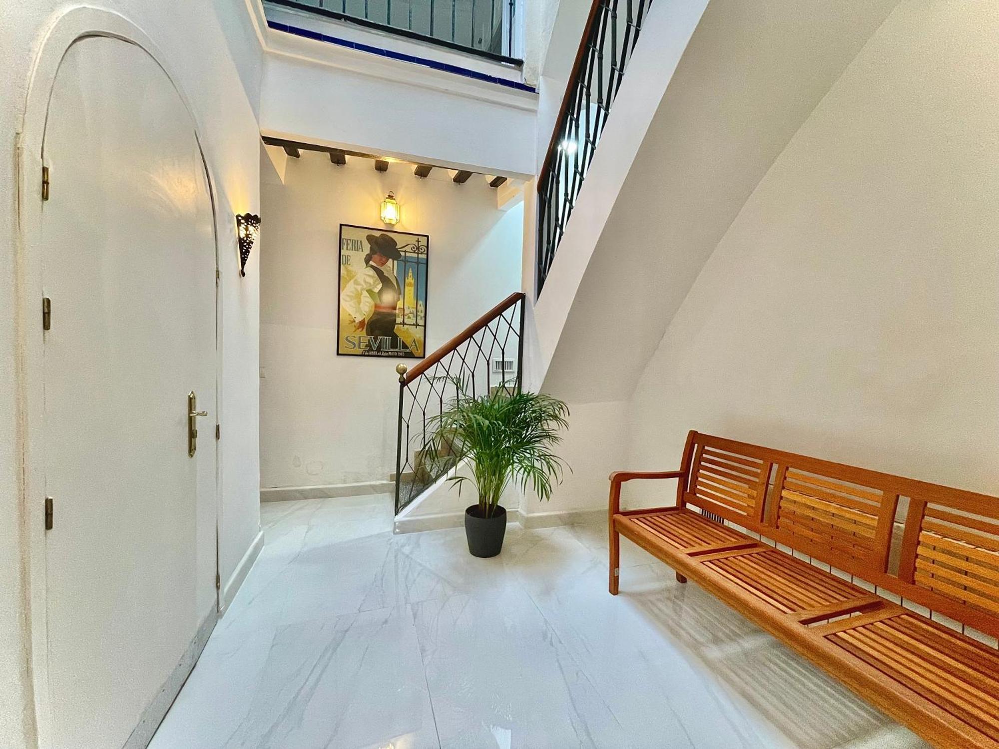 House -rooftop&jacuzzi -stayinseville Villa Seville
