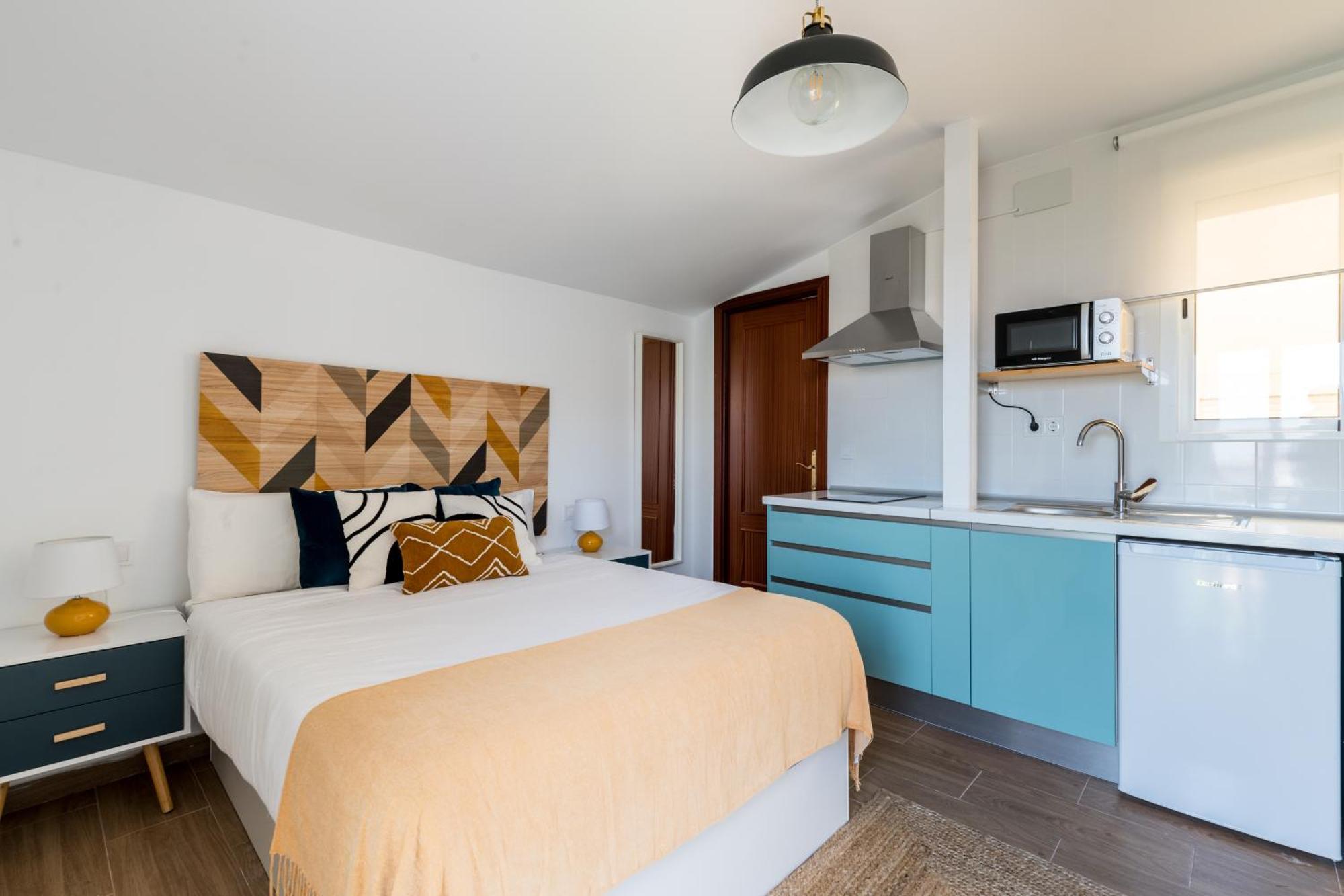Sunny Study In Triana Apartment Seville