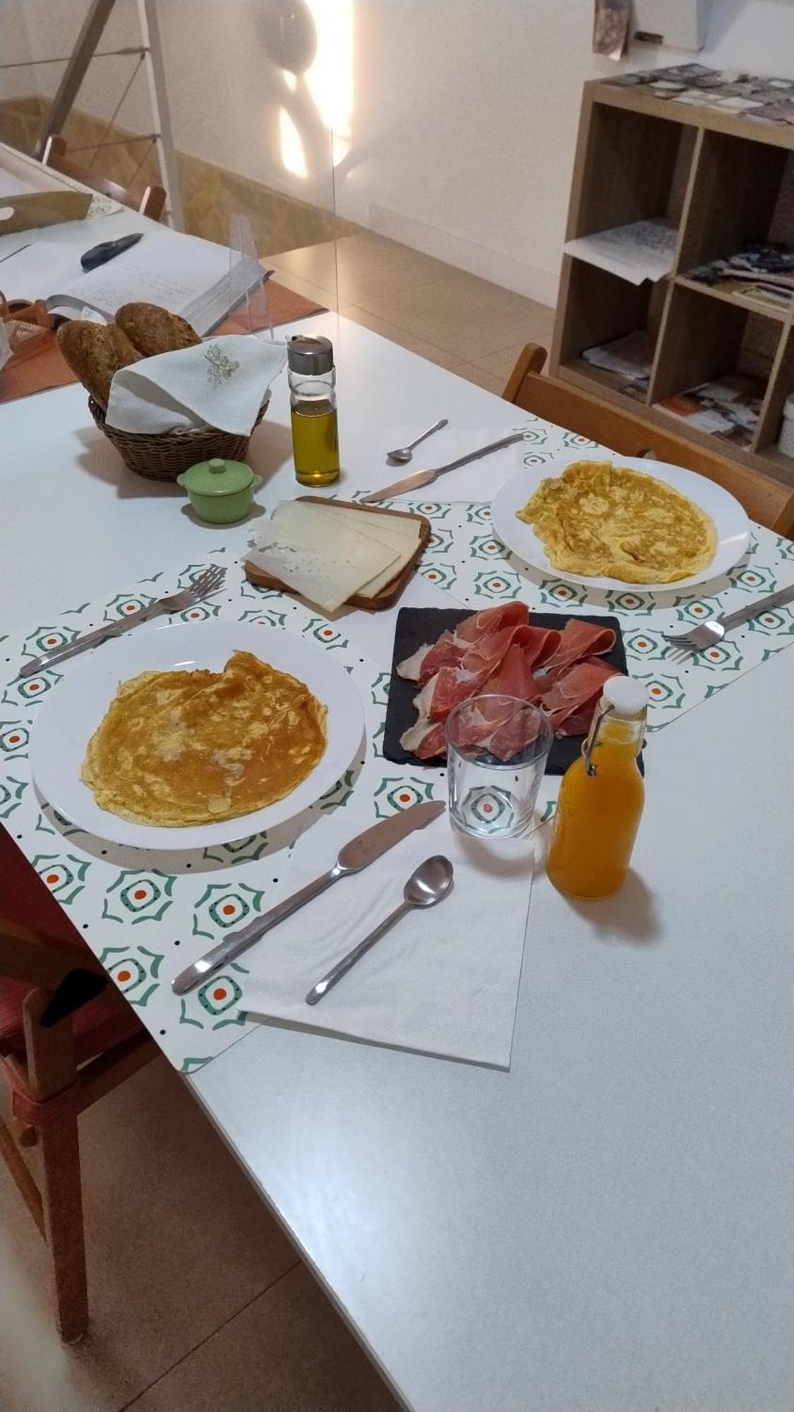 Homestay Casa Oliva 52 Seville