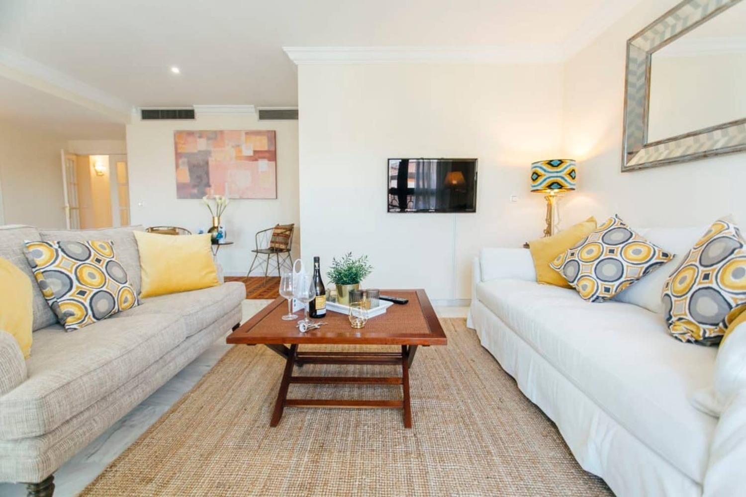 Wide And Bright- 3bd 2bth- Arenal * Seville