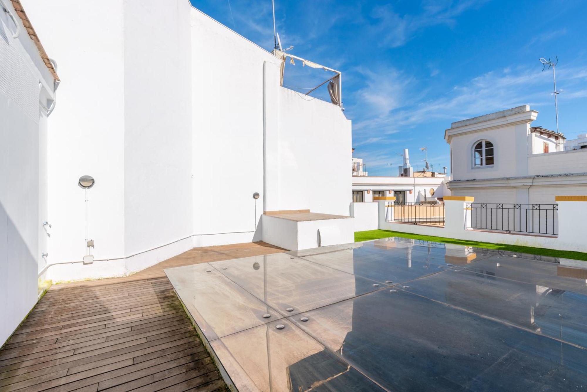 Santa Barbara Suites, * Seville
