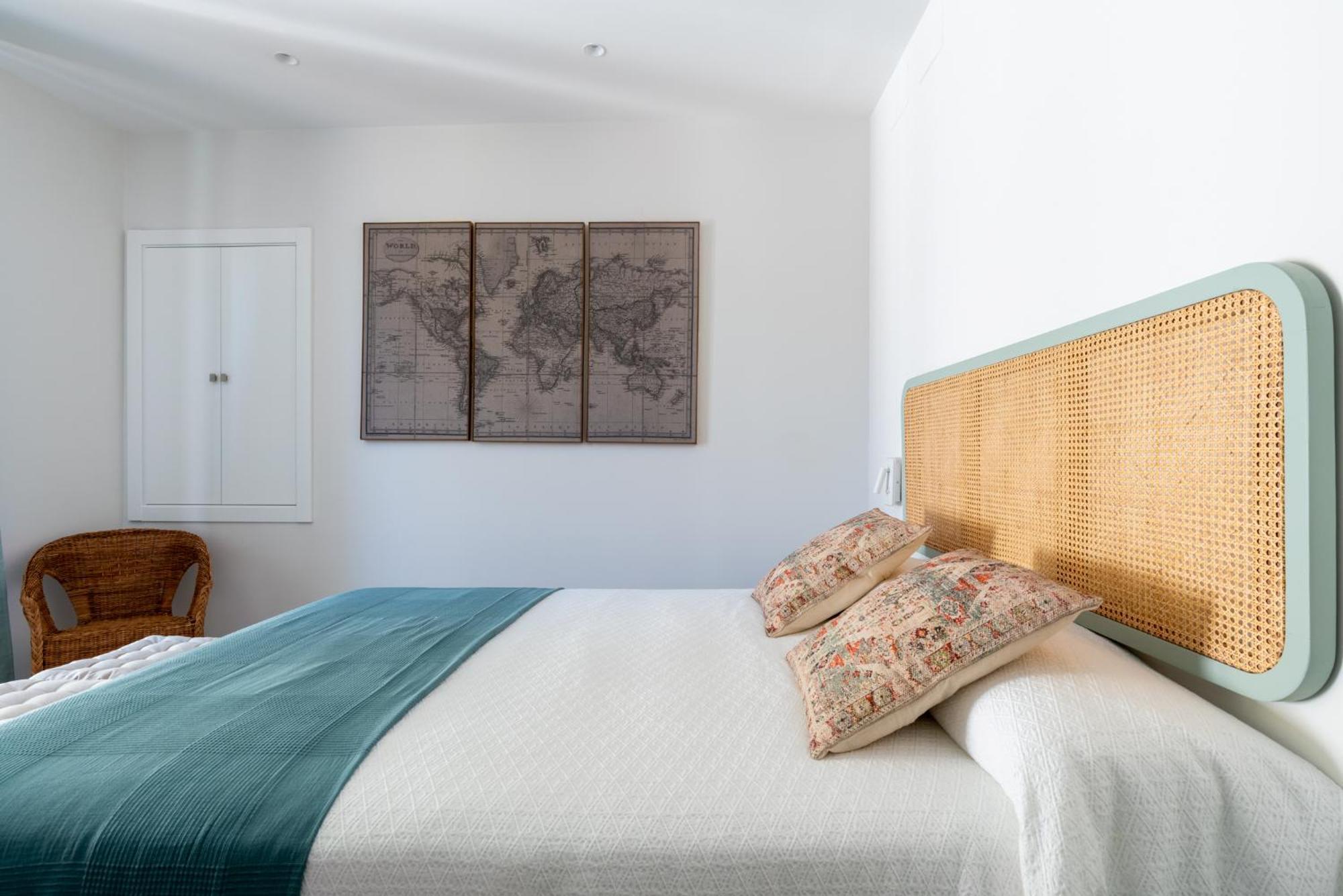 Santa Barbara Suites, Seville