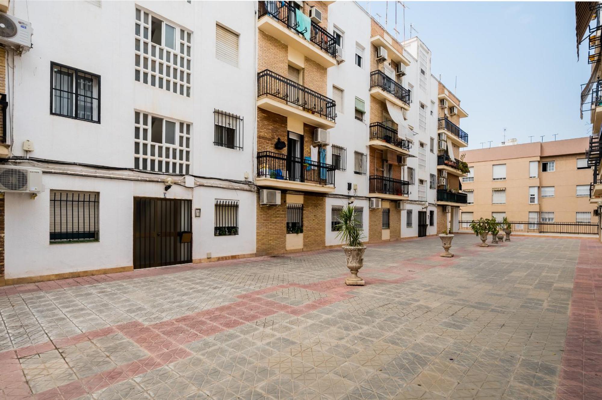 Apartment Cerca Del Centro Y Estacion De Tren,parking Privado Gratis, Bicis Gratis