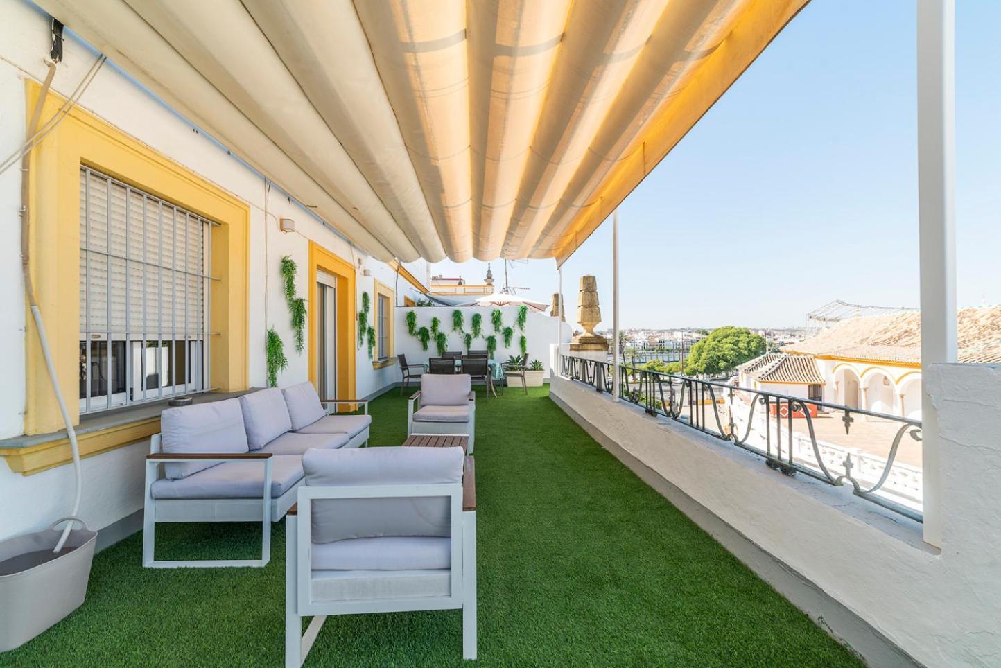 Trendy Penthouse By The Bullring Apartment