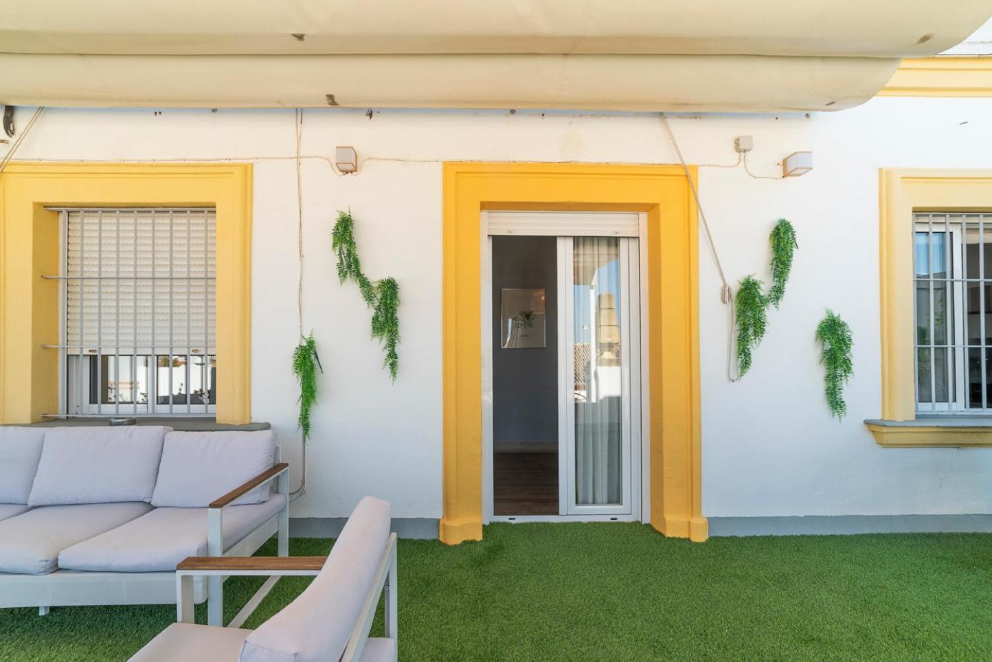 Trendy Penthouse By The Bullring Apartment